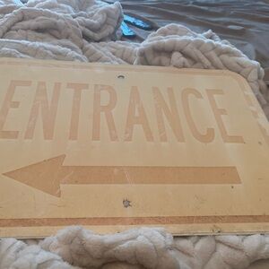 Retro Yellow Entrance Sign with Arrow